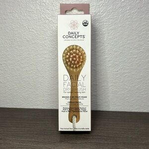 Daily Concepts Daily Facial Dry Brush - Vegan